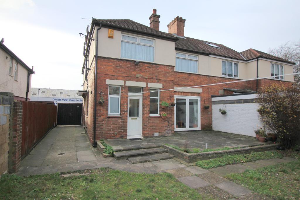 5 Bedroom SemiDetached For Sale in Leagrave Road, Luton, Bedfordshire