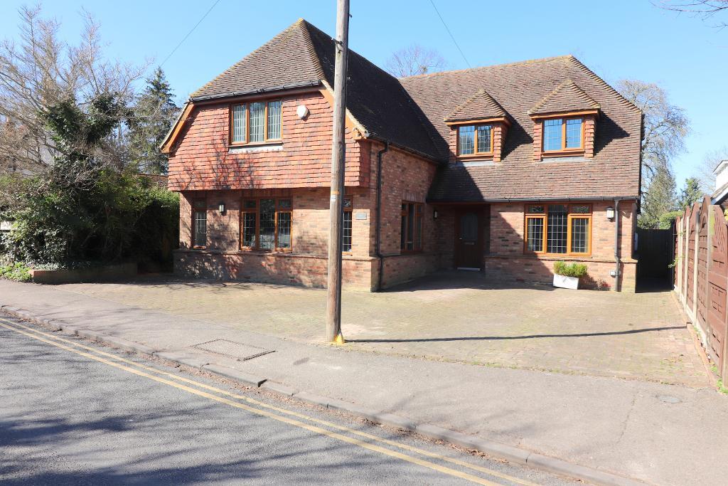 Manor Road, Barton Le Clay, Bedfordshire, MK45 4NU