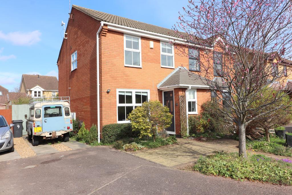 Troon Gardens, Luton, Bedfordshire, LU2 7GB