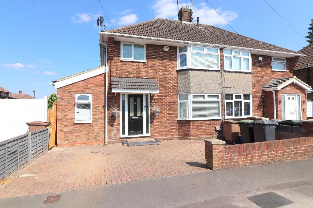 Lucerne Way, Luton, Bedfordshire, LU3 1UJ