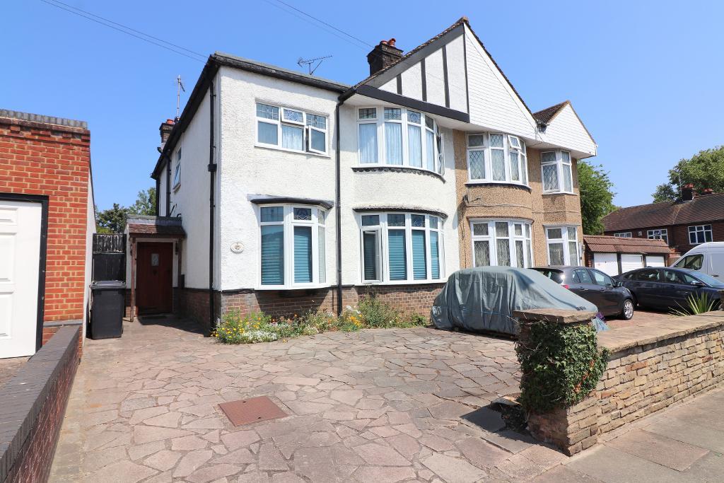 Montrose Avenue, Luton, Bedfordshire, LU3 1HR