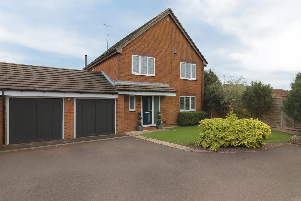 Burford Close, Luton, Bedfordshire, LU3 4DS