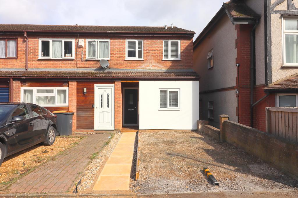 Downs Road, Luton, Bedfordshire, LU1 1QR