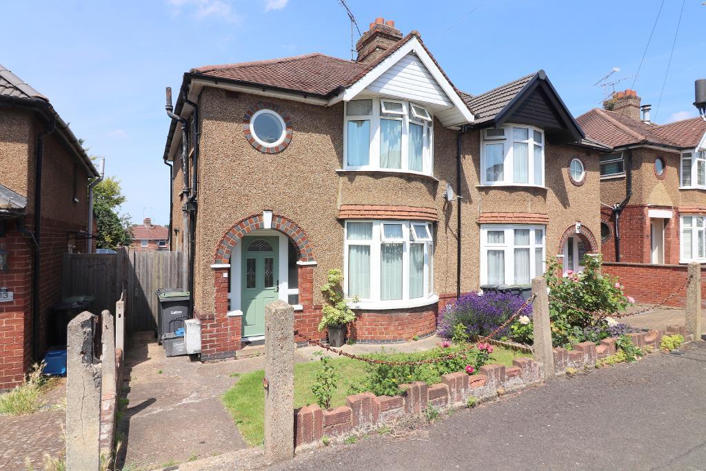 Windermere Crescent, Luton, Bedfordshire, LU3 2PR