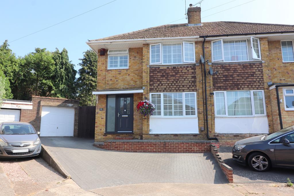 Kynance Close, Luton, Bedfordshire, LU2 9DN