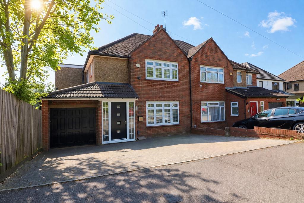 Bushmead Road, Luton, Bedfordshire, LU2 7EU